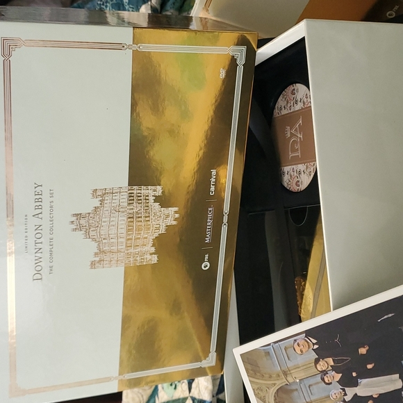 Downton Abbey Limited Edition The Complete Collector's Set - Picture 1 of 8